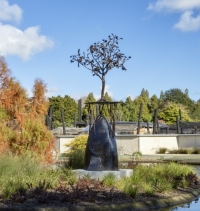 New Sculpture, Te Pūatatangi ki Te Ika a Māui (Dawn Chorus on the Fish of Maui)
